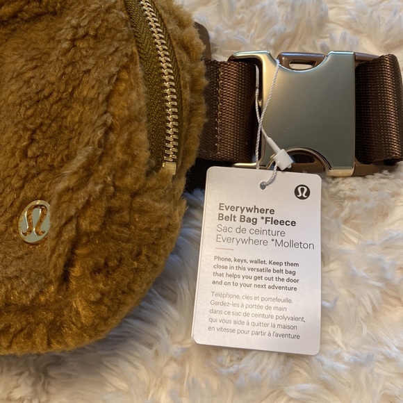 Lululemon FLEECE Everywhere belt bag - Picture 2 of 6